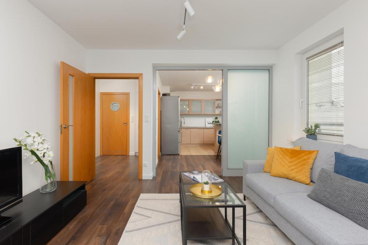 Beautiful & Spacious By Renters Apartment