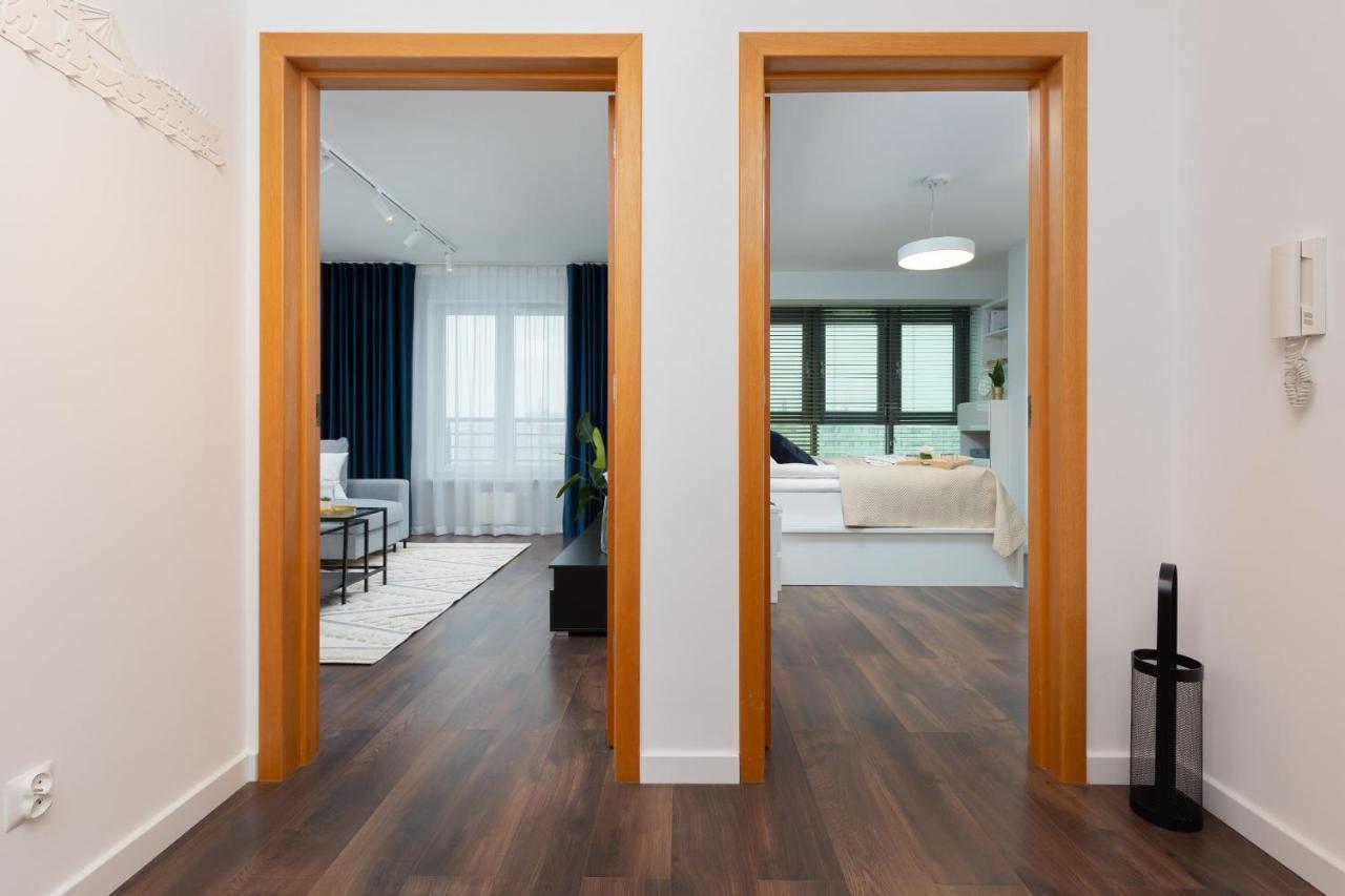 Beautiful & Spacious By Renters Apartment *
