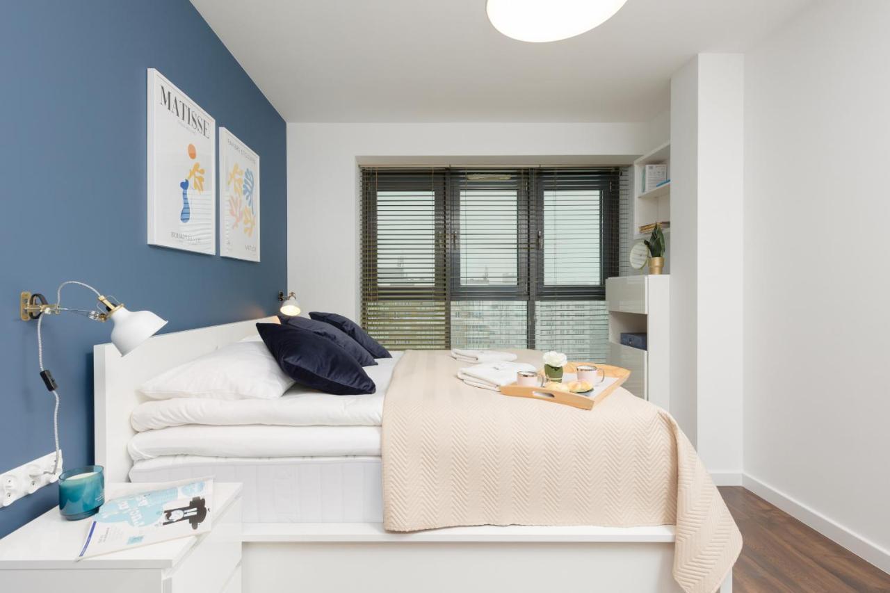 Beautiful & Spacious By Renters Apartment Warsaw